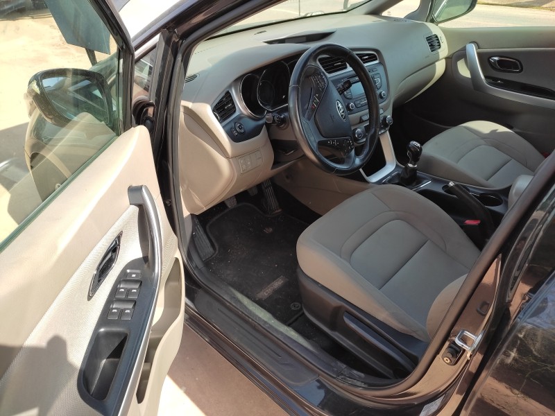 kia cee´d sporty wagon del año 2013