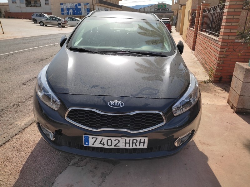 kia cee´d sporty wagon del año 2013