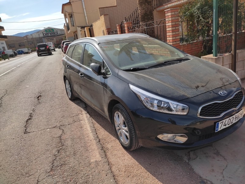 kia cee´d sporty wagon del año 2013