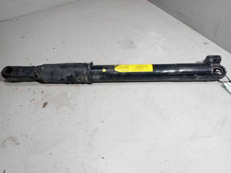 Recambio de brazo elevacion cabina para iveco stralis (ad/at) 7.8 diesel referencia OEM IAM 500370651  