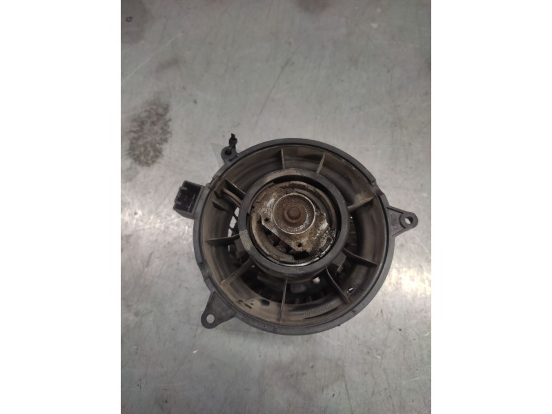 Recambio de ventilador calefaccion para ford fiesta (cbk) ambiente referencia OEM IAM 1736005401  2 PINS
