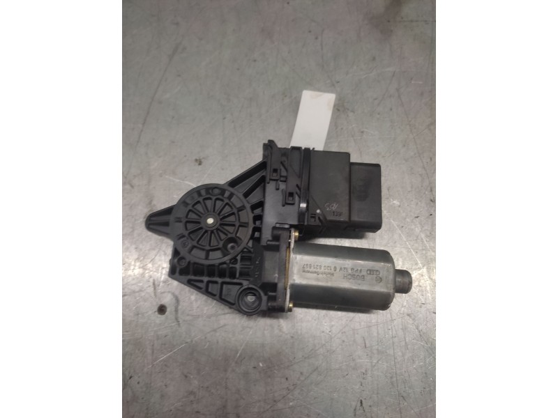 Recambio de motor elevalunas trasero izquierdo para volkswagen passat berlina (3b2) básico referencia OEM IAM 101439201  
