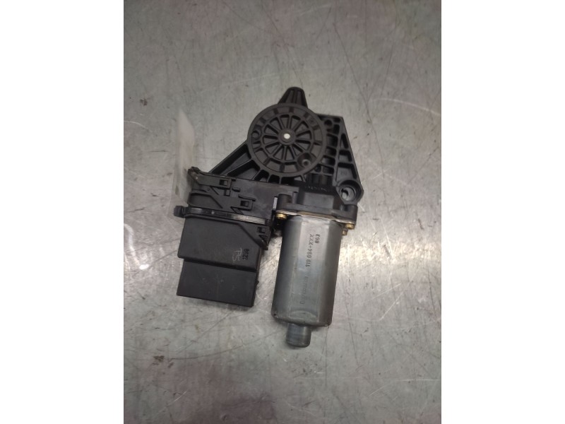 Recambio de motor elevalunas trasero derecho para volkswagen passat berlina (3b2) básico referencia OEM IAM 101438201  