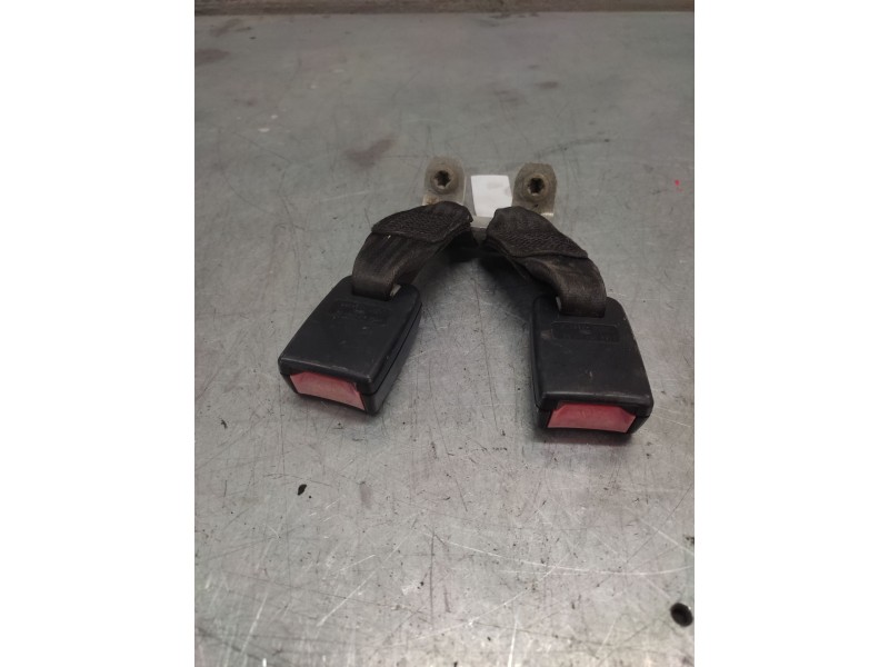 Recambio de enganche de cinturon trasero central para ford fiesta (cbk) ambiente referencia OEM IAM 2S6AA513K21AC  