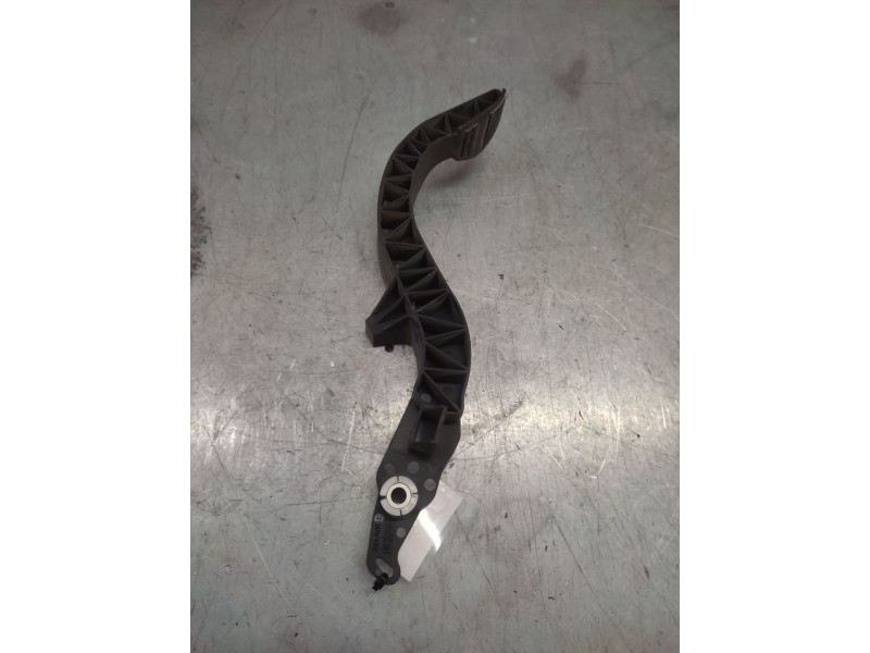 Recambio de pedal embrague para ford fiesta (cbk) ambiente referencia OEM IAM 2S617520CC  