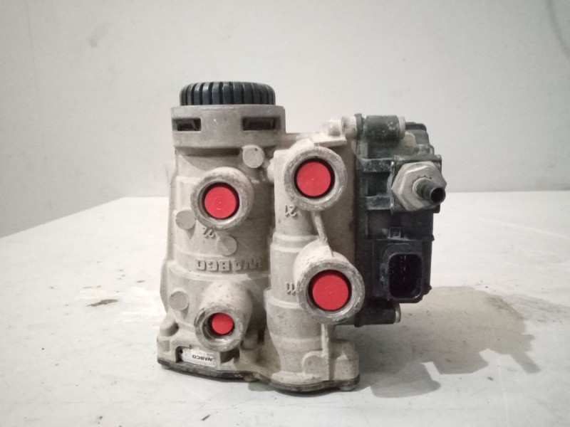 Recambio de valvula aire para daf serie xf106.xxx referencia OEM IAM 1743137 VALVULA ACONTROL REMOLQUE 4802040310