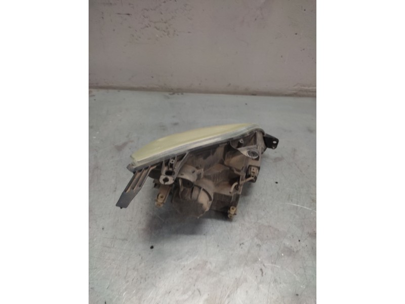 Recambio de faro izquierdo para ford fiesta (cbk) ambiente referencia OEM IAM   