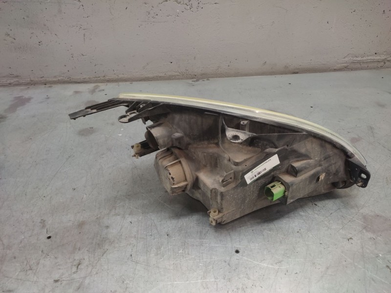 Recambio de faro izquierdo para ford fiesta (cbk) ambiente referencia OEM IAM   