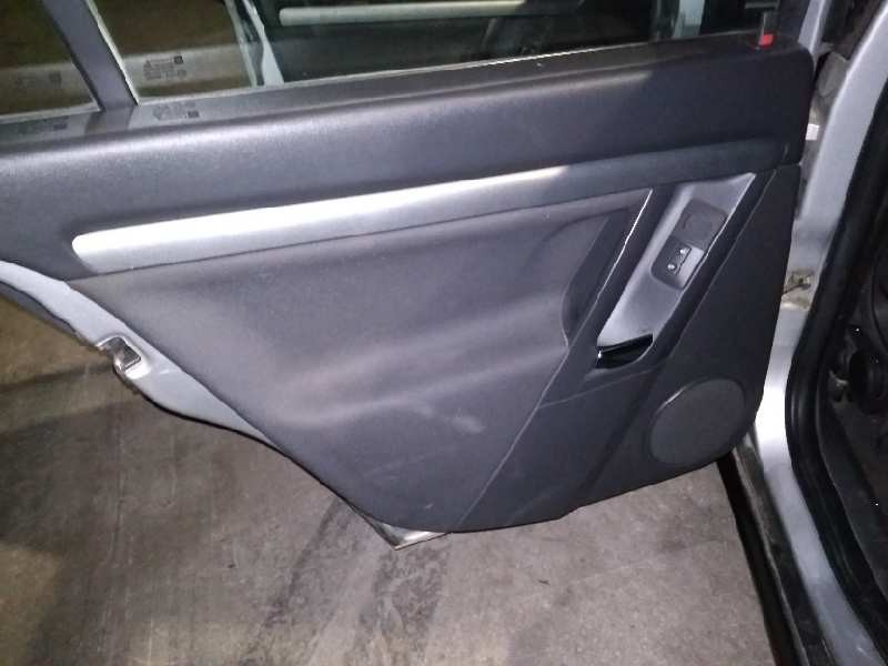 opel vectra c berlina del año 2003