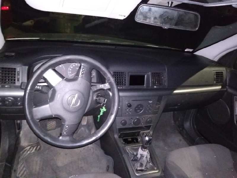 opel vectra c berlina del año 2003