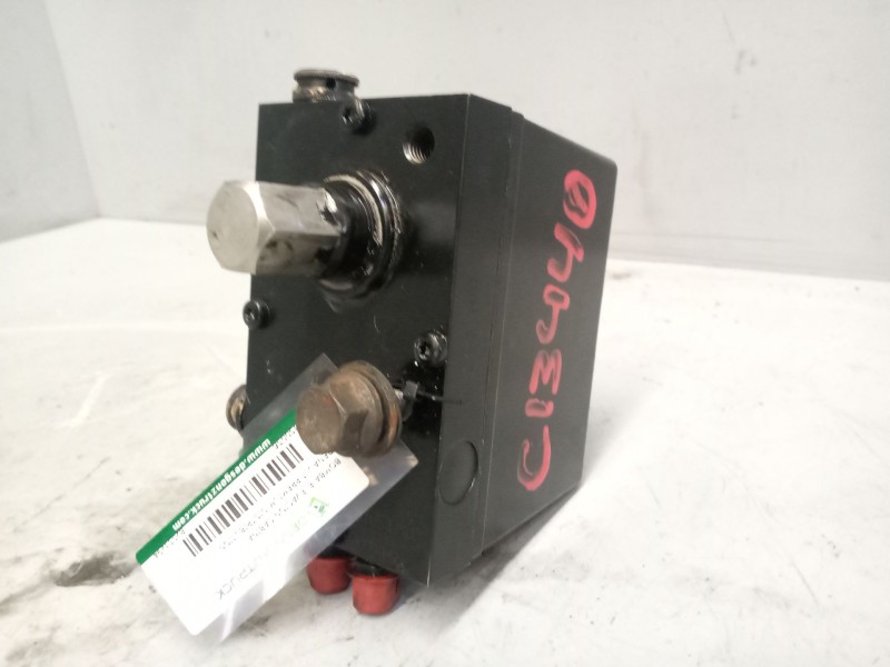 Recambio de bomba elevacion cabina para renault premium distribution referencia OEM IAM 82053294  