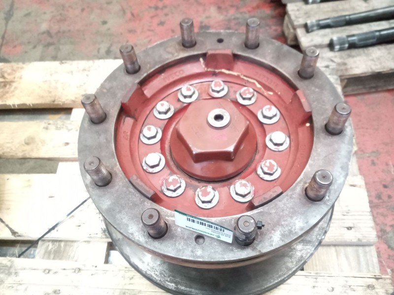 Recambio de buje delantero para iveco eurotech (mt) fg  180 e 27 larga distancia referencia OEM IAM 7173316  