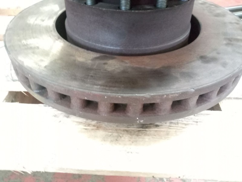 Recambio de buje delantero para iveco eurotech (mt) fg  180 e 27 larga distancia referencia OEM IAM 7173316  