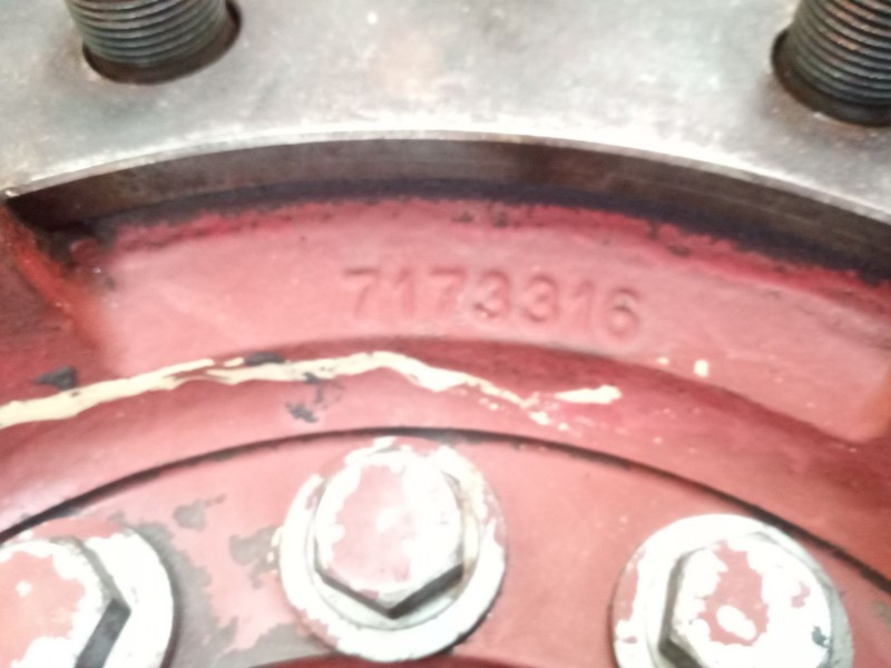 Recambio de buje delantero para iveco eurotech (mt) fg  180 e 27 larga distancia referencia OEM IAM 7173316  