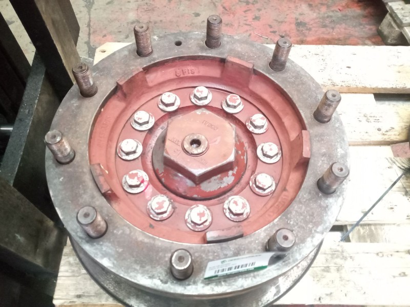 Recambio de buje delantero para iveco eurotech (mt) fg  180 e 27 larga distancia referencia OEM IAM 7173316  