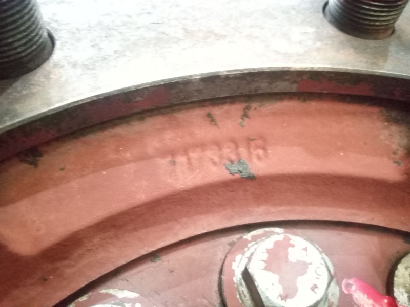 Recambio de buje delantero para iveco eurotech (mt) fg  180 e 27 larga distancia referencia OEM IAM 7173316  