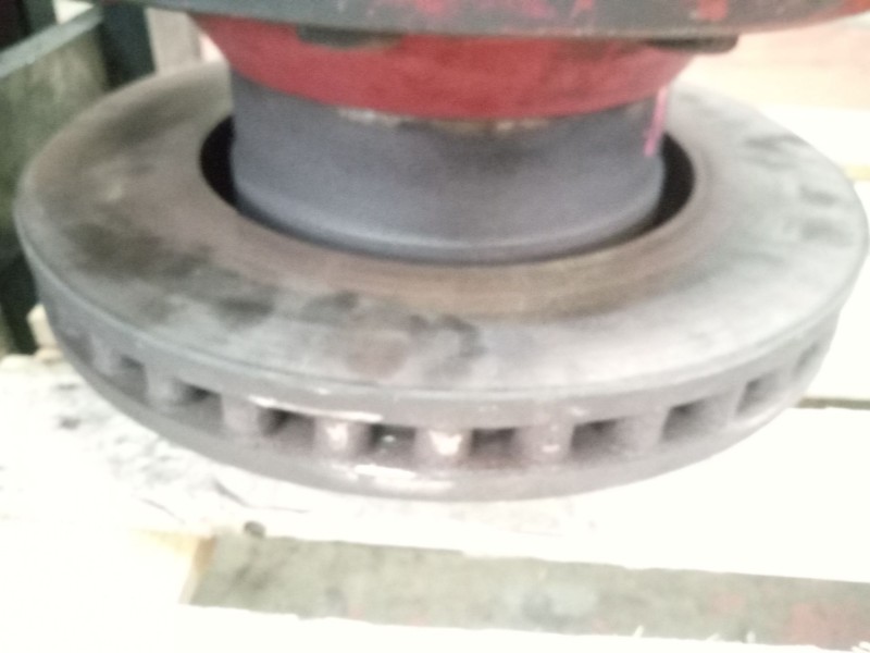 Recambio de buje delantero para iveco eurotech (mt) fg  180 e 27 larga distancia referencia OEM IAM 7173316  