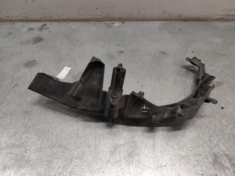 Recambio de soporte faro derecho para bmw 3 (e90) 320 d referencia OEM IAM 51647116708  