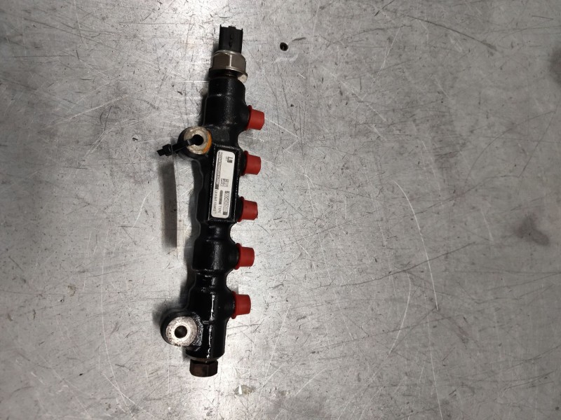 Recambio de rampa inyectora para peugeot 307 berlina (s2) xs referencia OEM IAM 9654592680  