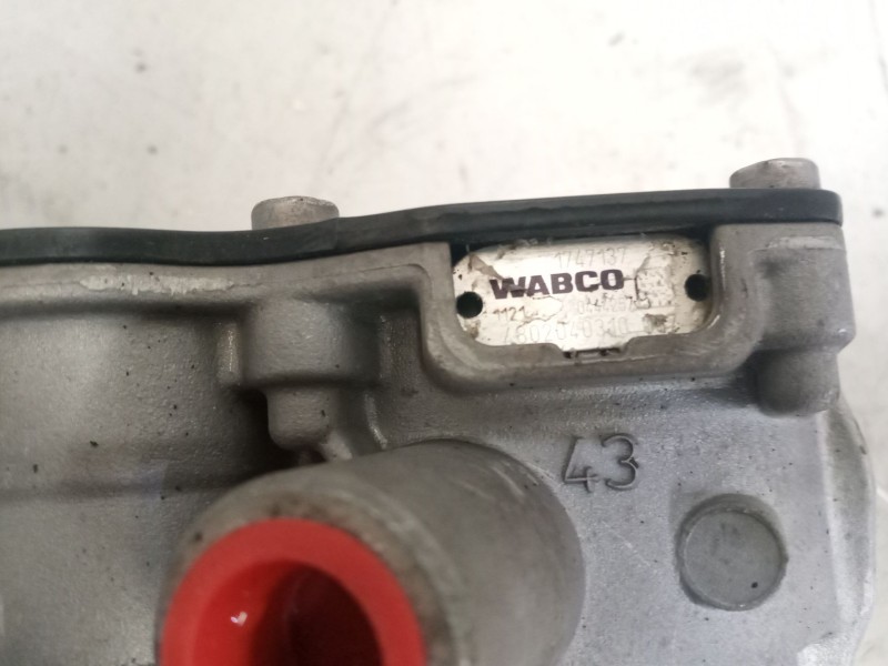 Recambio de valvula aire para daf serie xf euro 6 12.9 diesel referencia OEM IAM 1747137  4802040310
