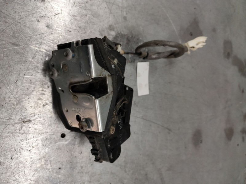 Recambio de cerradura puerta delantera derecha para bmw serie 3 berlina (e46) 320d referencia OEM IAM  7 PINS 