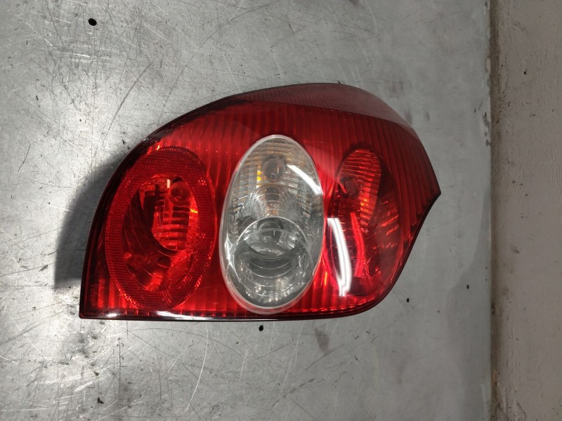 Recambio de piloto trasero izquierdo para renault laguna ii grandtour (kg0/1_) 2.2 dci (kg0f) referencia OEM IAM   