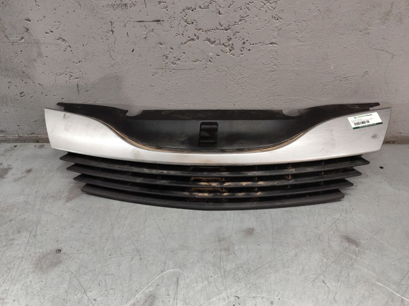 Recambio de rejilla delantera para renault laguna ii grandtour (kg0/1_) 2.2 dci (kg0f) referencia OEM IAM   