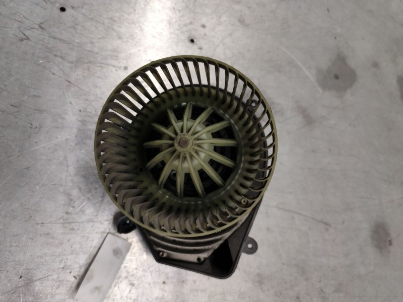Recambio de ventilador calefaccion para volkswagen passat berlina (3b2) básico referencia OEM IAM 8D1820021  
