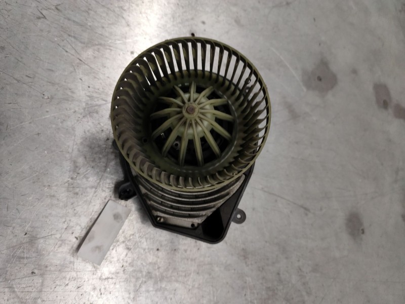 Recambio de ventilador calefaccion para volkswagen passat berlina (3b2) básico referencia OEM IAM 8D1820021  