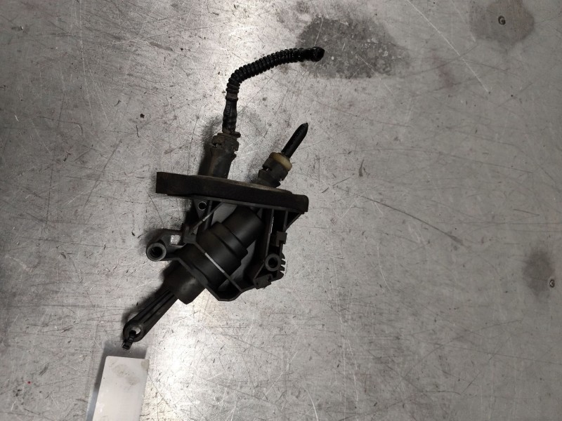 Recambio de bombin embrague para ford fiesta (cbk) ambiente referencia OEM IAM 2S617A543AC  