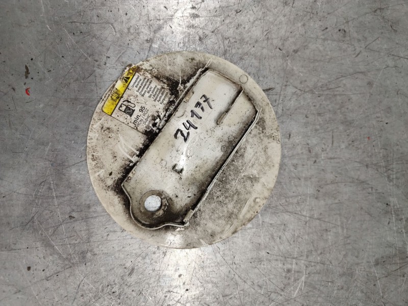 Recambio de tapa exterior combustible para ford fiesta (cbk) ambiente referencia OEM IAM   