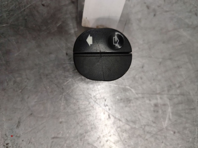 Recambio de mando elevalunas delantero derecho para ford fiesta (cbk) ambiente referencia OEM IAM  6 PINS 