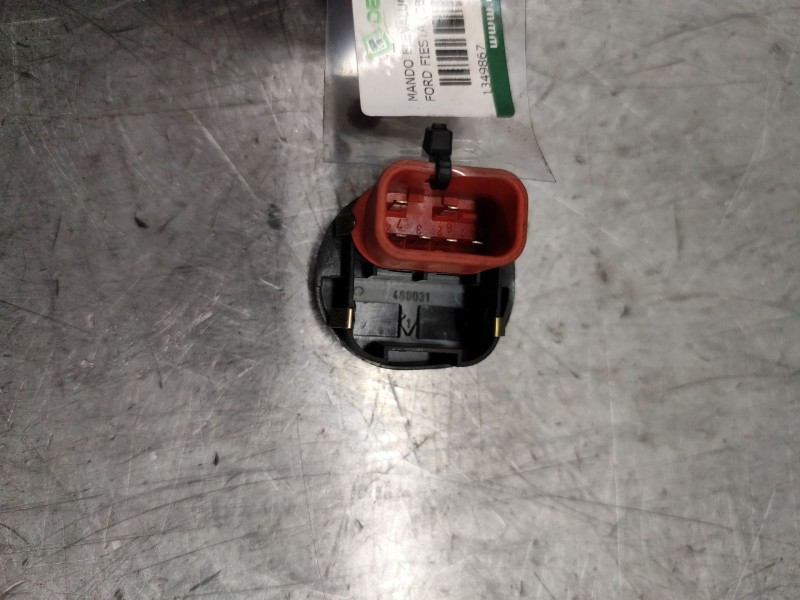 Recambio de mando elevalunas delantero derecho para ford fiesta (cbk) ambiente referencia OEM IAM  6 PINS 
