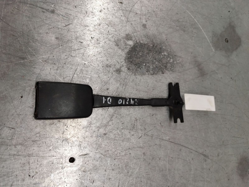 Recambio de enganche de cinturon delantero izquierdo para ford fiesta (cbk) ambiente referencia OEM IAM 2S6AA61208DA  