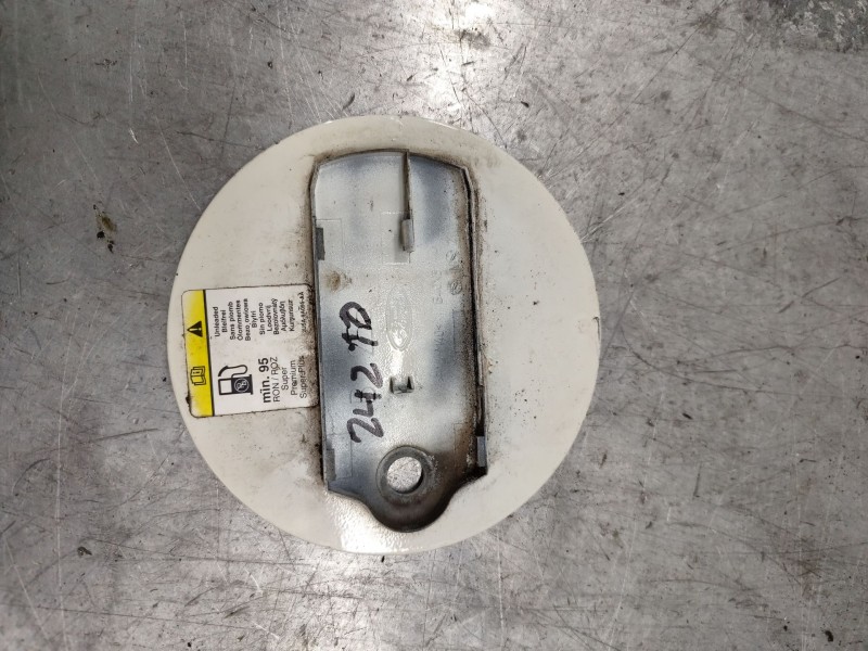 Recambio de tapa exterior combustible para ford fiesta (cbk) ambiente referencia OEM IAM   