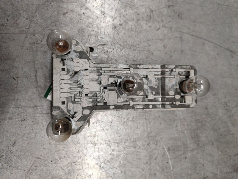 Recambio de portalamparas para volkswagen passat berlina (3b2) comfortline referencia OEM IAM 3B5945257  TRASERO IZQUIERDO