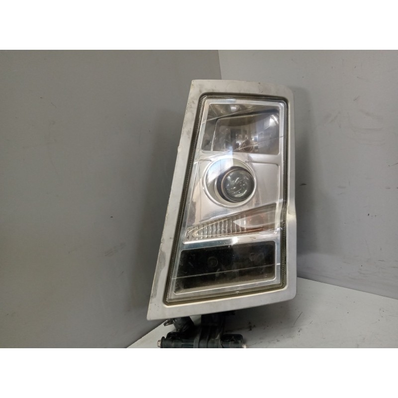 Recambio de faro derecho para volvo fm xxx 9.4 diesel (2006 - 2013) 9364 300 referencia OEM IAM 20713720  