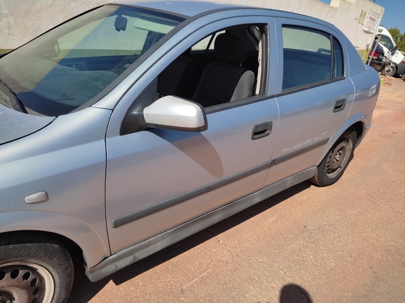 opel astra g berlina del año 2003