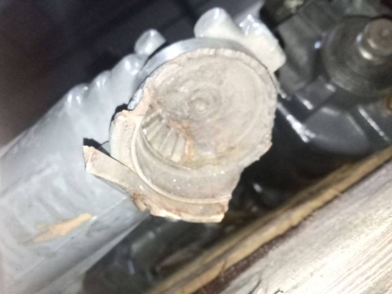 Recambio de caja direccion para daf serie xf106.xxx referencia OEM IAM 1850952  