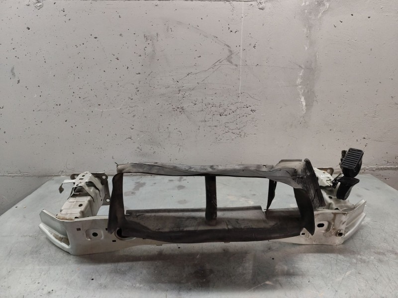 Recambio de refuerzo paragolpes delantero para ford focus lim. (cb8) titanium referencia OEM IAM   