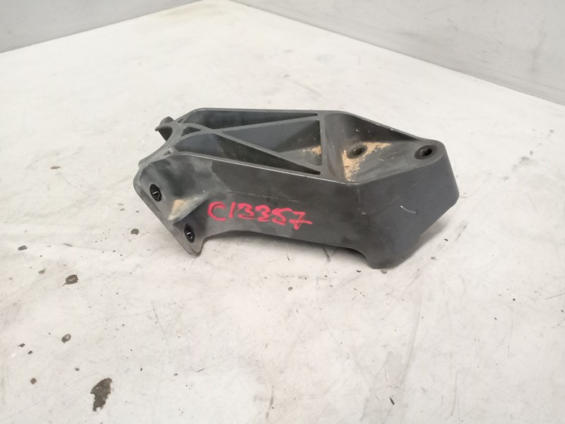 Recambio de soporte guardabarros trasero para daf serie xf euro 6 12.9 diesel referencia OEM IAM 1371224  