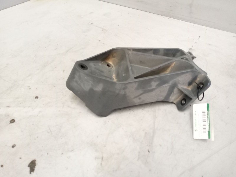 Recambio de soporte guardabarros trasero para daf serie xf euro 6 12.9 diesel referencia OEM IAM 1371224  