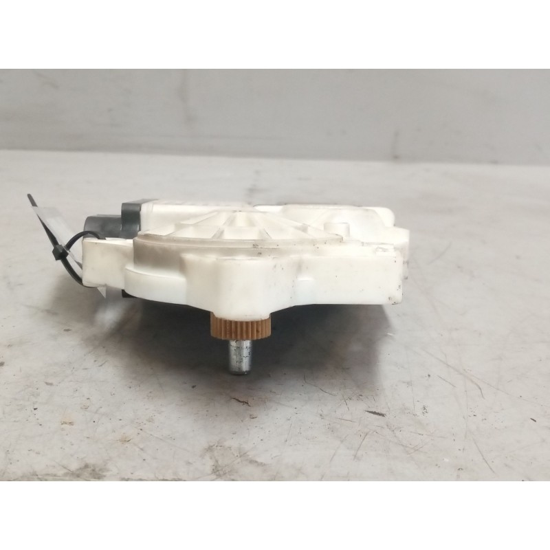 Recambio de motor elevalunas delantero derecho para man tgx 18.xxx 12.4 diesel referencia OEM IAM 81286016138  