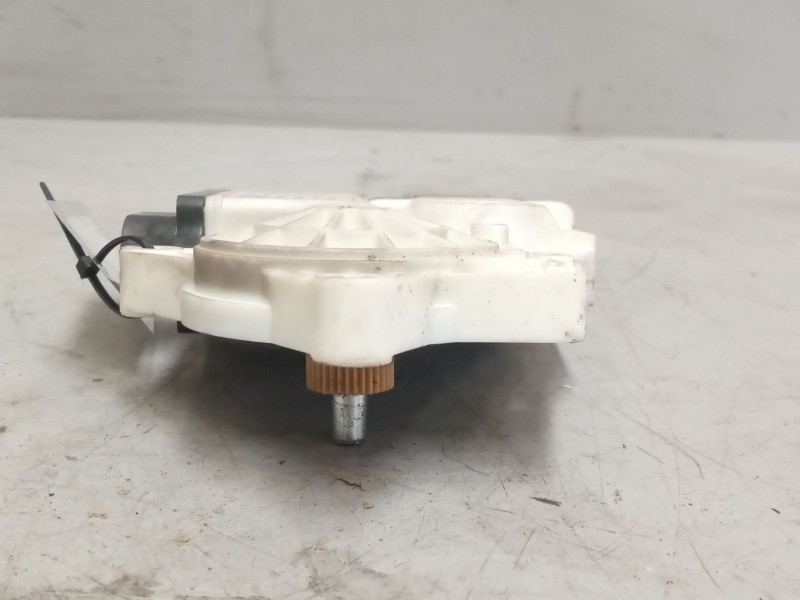 Recambio de motor elevalunas delantero derecho para man tgx 18.xxx 12.4 diesel referencia OEM IAM 81286016138  