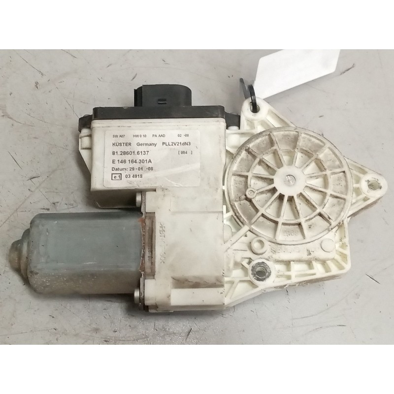 Recambio de motor elevalunas delantero izquierdo para man tgx 18.xxx 12.4 diesel referencia OEM IAM 81286016137  