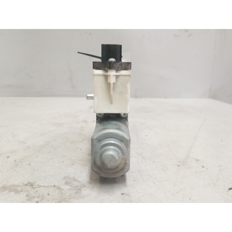 Recambio de motor elevalunas delantero izquierdo para man tgx 18.xxx 12.4 diesel referencia OEM IAM 81286016137  