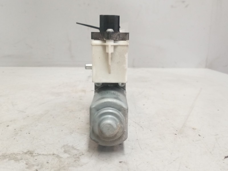 Recambio de motor elevalunas delantero izquierdo para man tgx 18.xxx 12.4 diesel referencia OEM IAM 81286016137  