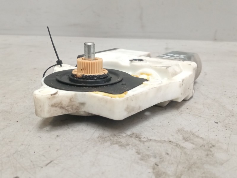 Recambio de motor elevalunas delantero izquierdo para man tgx 18.xxx 12.4 diesel referencia OEM IAM 81286016137  