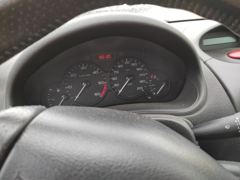 peugeot 206 berlina del año 2003