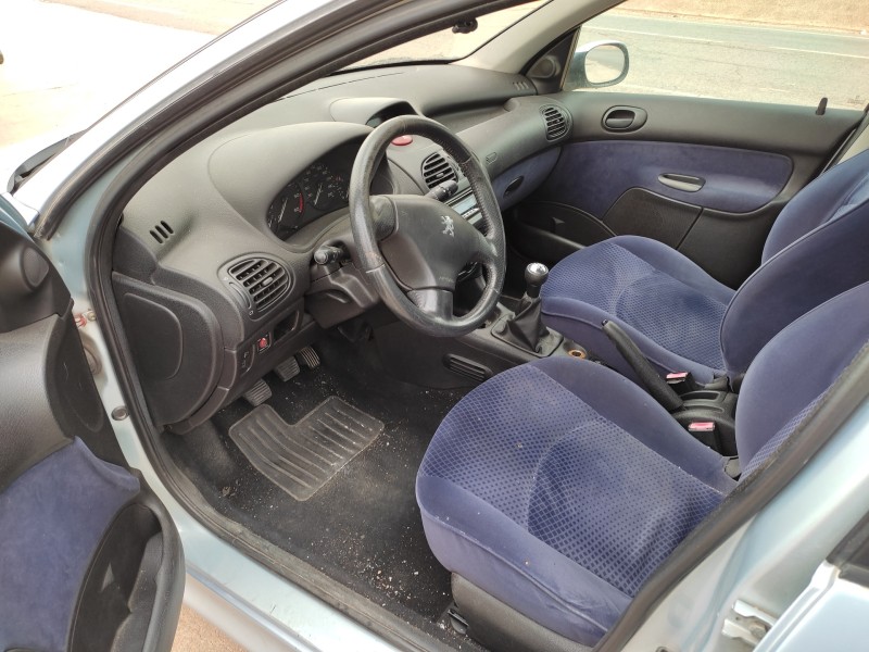 peugeot 206 berlina del año 2003